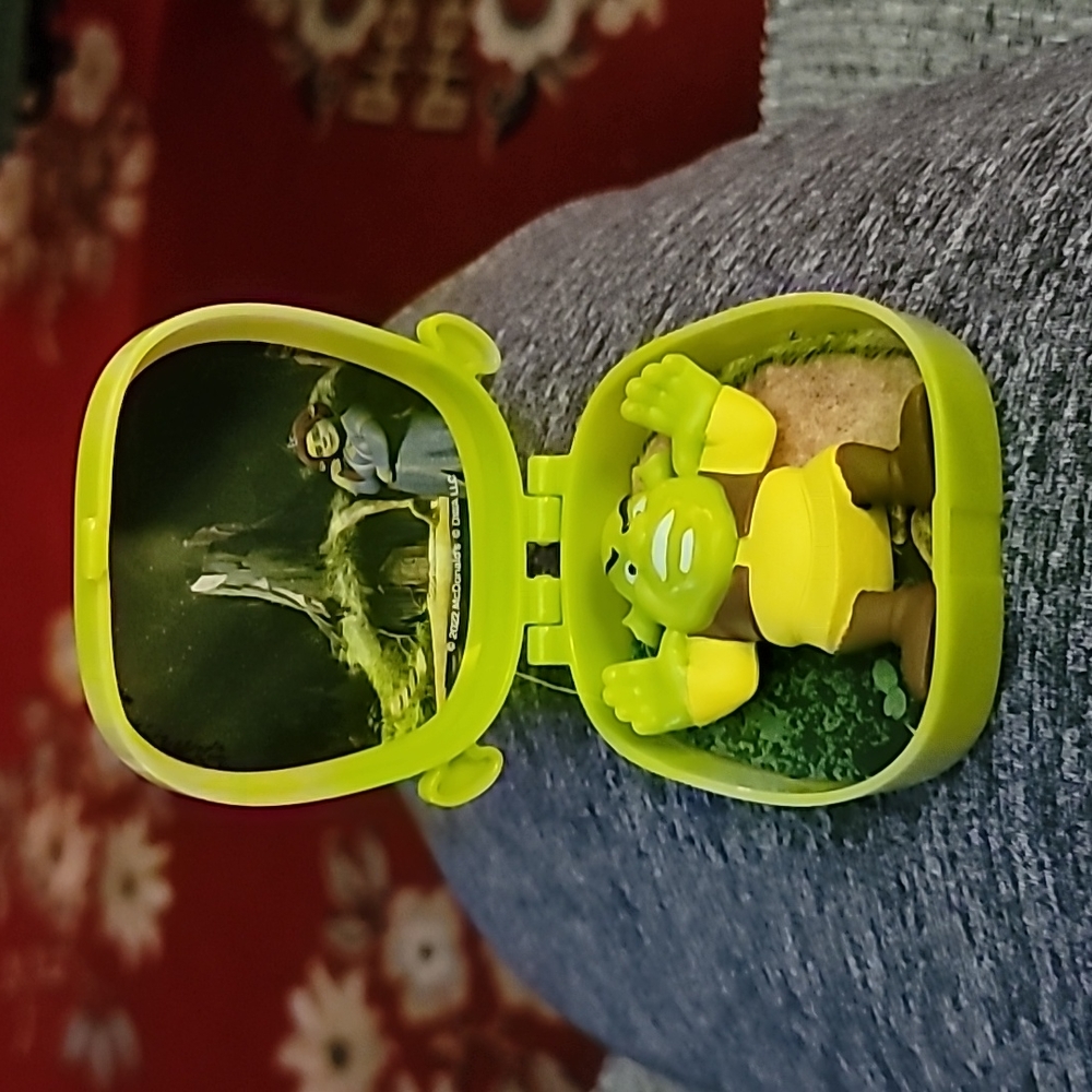 Shrek Compact - Picture 2 of 4